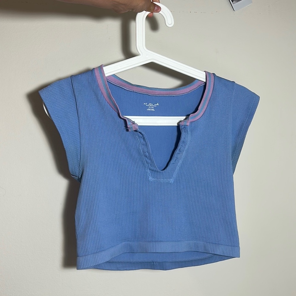 Out From Under Go For Gold Seamless Top (blue with pink details, medium/large)